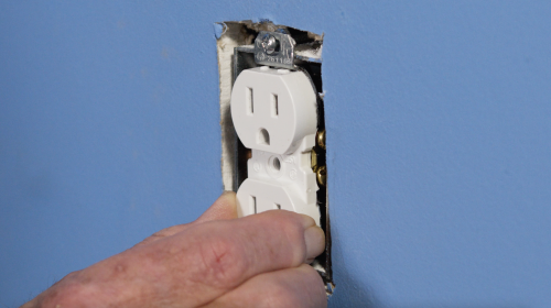 https://housecallsdiy.com/uploads/projects/Blog_Loose_Socket_Image.png