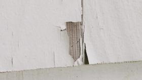 https://housecallsdiy.com/uploads/projects/Chipped_Paint_Brian.jpeg