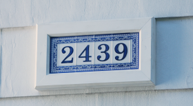 https://housecallsdiy.com/uploads/projects/DIY_Tile_House_Number_Sign.png