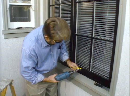 How to Remove Old Window Putty Fast With a Putty Chaser