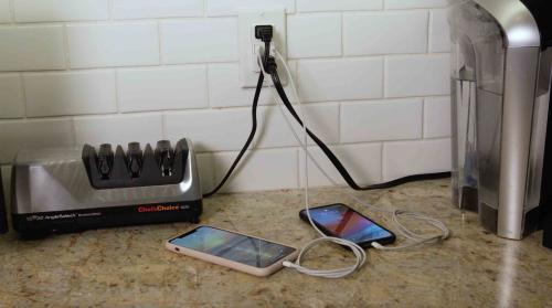 https://housecallsdiy.com/uploads/projects/USB_Outlet_with_Phones_plugged_in_WEB.jpg